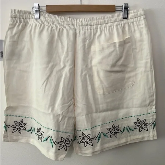 Forever 21 Men’s Cream and Green Bermudas Shorts with Botanical Trim 2XL - Picture 3 of 5